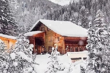 �Ļ���ý�����³���˾����