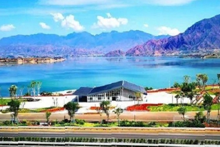 �Ļ���ý�����³���˾����